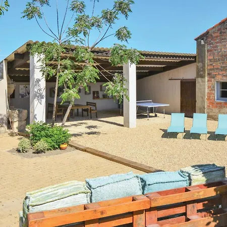 Stunning In With Kitchen Holiday home *