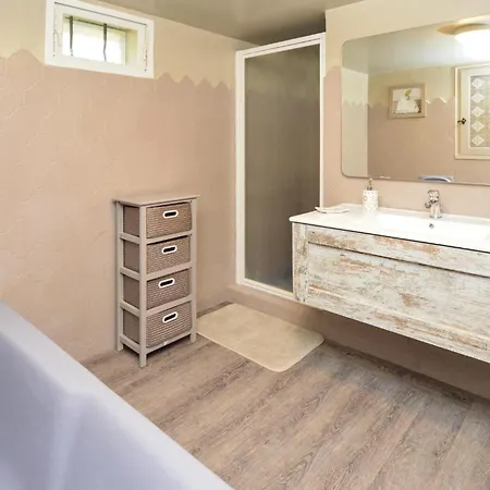 Stunning In With Kitchen